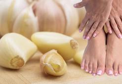 Pedikürü ayağınıza getiren tüyo! Tırnakları güçlendirip besliyor, 10 dakika bekletin