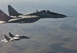 Son dakika! Rusya balistik füzeler fırlattı, Polonya'da savaş uçakları havalandı: NATO paniği!