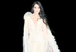 Yeni imajıyla sahne aldı