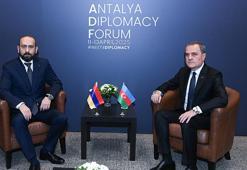 Azerbaycan ve Ermenistan Dışişleri Bakanları Antalya'da görüştü