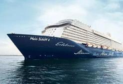 Dev kruvaziyer Antalya'da