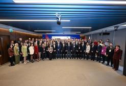 Üçüncü dönem mezunları için tören