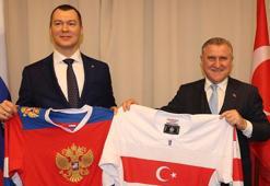 Bakan Bak, Rus mevkidaşı Degtyarev ile Rusya'da görüştü