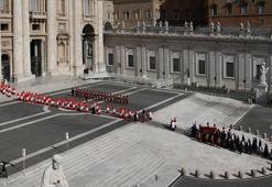 Papa Franciscus'un naaşı Aziz Petrus Bazilikası'na getirildi! İlk görüntüler