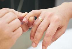 Tırnak etlerini kesmek enfeksiyona davetiye çıkarıyor! Daha etkili bir yol var