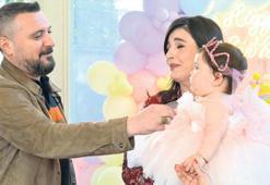 Birinci yaşa masalsı kutlama