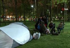 İstanbul’da deprem sonrası 2. gecede de vatandaşlar çadırda kalmaya devam ediyor