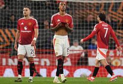Manchester United'a şok haber! Yıldız isim sakatlandı