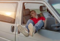 Deprem gecelerinde araçta uyuyanlar dikkat! Hayati tehlike taşıyor