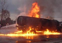 Pakistan'da yakıt tankeri patladı! 2 ölü 56 yaralı