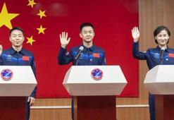 Çin'in uzay istasyonundaki Şıncou-19 taykonot ekibi Dünya'ya döndü