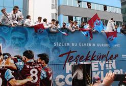 Trabzonspor U19 takımı Avrupa ikinciliğini şehirde kutladı