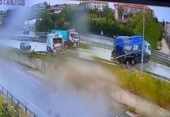 Büyükçekmece’de 30 saniye arayla meydana gelen 2 kaza kamerada