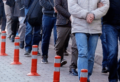 Bakan Yerlikaya duyurdu: Göçmen kaçakçılarına operasyon