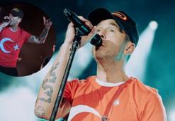 OneRepublic İstanbul'da hayranlarıyla buluştu! Ryan Tedder Türk bayraklı tişörtle sahneye çıktı