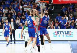 Anadolu Efes'ten Final Four'a bir adım kala