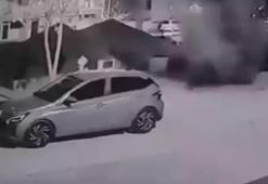 Aksaray'da tazyikli su asfaltı parçaladı: İki araç hasar gördü