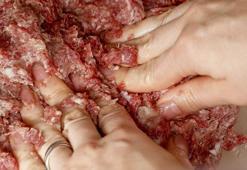 Köfteciler sırrını verdi! Böyle hazırlanınca asla sönmüyor ve dağılmıyor