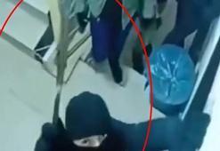 Mardin'de kar maskeli 4 kişi husumetlilerinin kapısını parçaladı! İşte o anlar