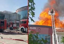 Çatısı yanan okulda eğitime ara verildi