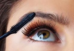 Rimelin ömrünü böyle kısaltıyor! Hem cebi hem makyajı koruyan taktik