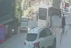 Otomobili oyuncak araba gibi önünde sürükleyip böyle kaçtı