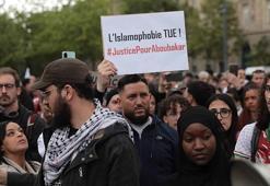 Fransa'da Müslüman genci camide bıçaklayarak öldüren saldırgan tutuklandı