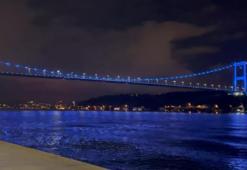 FSM Köprüsü maviye büründü