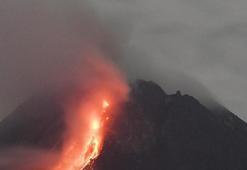 Filipinler'deki Kanlaon Yanardağı'nda patlama meydana geldi