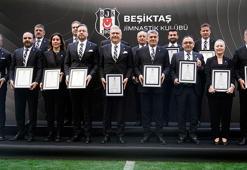Beşiktaş'ta Serdal Adalı mazbatasını aldı