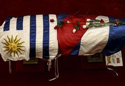 Dünyanın 'en yoksul Başkanı'Jose Mujica toprağa verildi