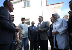 Bakan Tekin, Balıkesir'de cemevi ve MHP İl Başkanlığını ziyaret etti