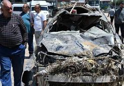 Bir kent kabusu yaşadı! 8 aracı yuttu, hepsi hurdaya döndü