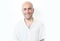 ‘Tiyatro tek başına karın doyurmuyor’