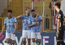 Nefes kesen gol düellosunda kazanan Başakşehir!