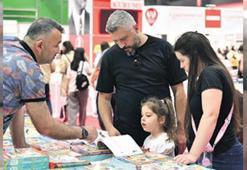 Gençler kitap fuarında bir araya geliyor