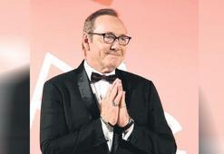 Spacey’ye ödül tartışma yarattı