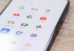 Google Meet’e konuşurken canlı çeviri özelliği geliyor
