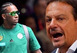 Fenerbahçe maçı öncesi Panathinaikos'ta otobüs krizi! Şoförden çıldırtan hata