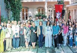 Dünya gençleri Tarihi Konak’ta