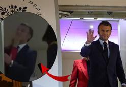 Macron'un uçağından şok görüntü! Eşinden tokat mı yedi? Elysee Sarayı'ndan açıklama