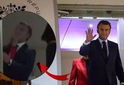 Macron'un uçağından şok görüntü! Eşinden tokat mı yedi? Elysee Sarayı'ndan açıklama