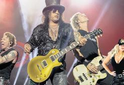 İstanbul’a 100 bavulla geliyor!