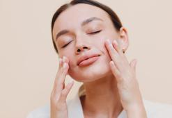Yeni güzellik trendi “Slathering” metodu! Hollywood'un yıldızlarının cam gibi cilt sırrıymış...