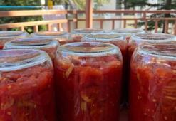 Ekşimeyen domates konservesinin püf noktası! Kış boyunca asitlenmiyor, küflenmiyor