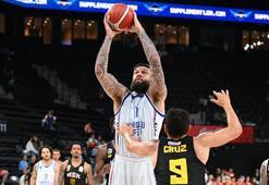 Anadolu Efes, seride 1-0 öne geçti