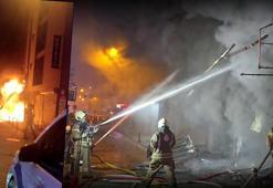Kadıköy'de iş yeri yangını