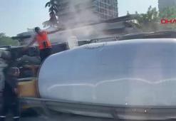 Son dakika: Küçükçekmece D-100 yan yolda beton mikseri devrildi