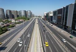 Bayramın ilk günü İstanbul'da yollar boş kaldı