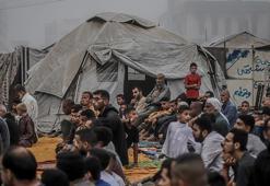 Enkazların üzerinde bayram namazı! İsrail, bayram sabahı da Gazze'ye saldırdı